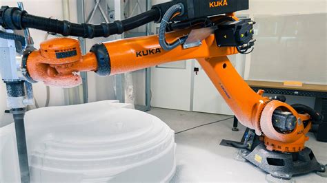 KUKA milling robot produces sculptures at Studio Babelsberg | KUKA AG