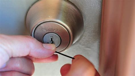 How to Pick A Locked Door: Useful Tips and Tricks