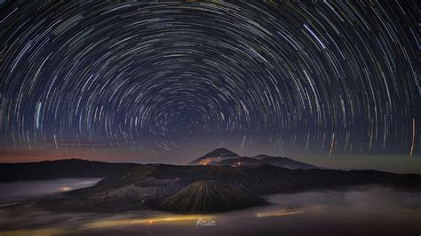 Star Trail In The Night Sky Wallpaper, HD Nature 4K Wallpapers, Images ...