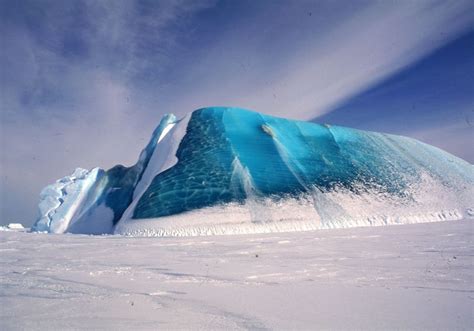 Antarctica's Bizarre Green Icebergs Are More Than a Quirk of the Southern Ocean | Live Science