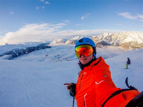 Skiing above the clouds in Bormio Italy : r/skiing