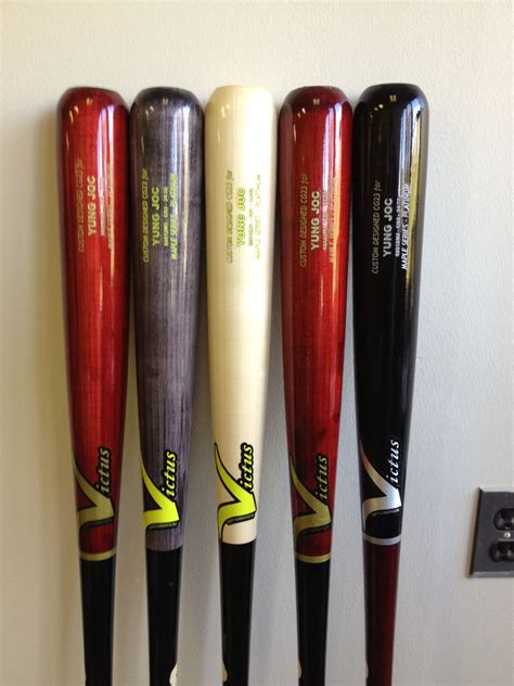 Custom MLB approved wood baseball bats! Personalized engraving and custom color combinations ...