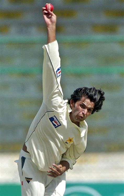 Mohammad Asif exhibits an upright seam position | ESPNcricinfo.com