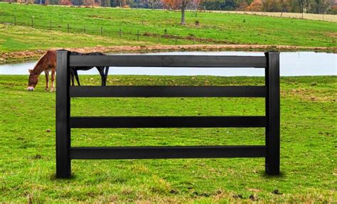 Black Vinyl Horse Fencing | Black Vinyl Ranch Rail Fencing | BLACKline™hhp