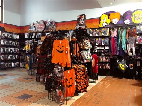 Spirit Halloween Stores Open Only Before Holiday: Photos - Business Insider