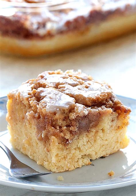 Easy Cinnamon Roll Coffee Cake - Cakescottage