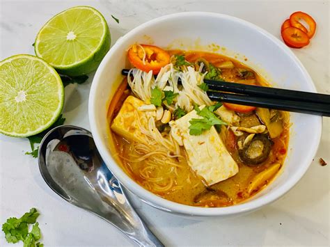 Easy Spicy Thai Noodle Soup