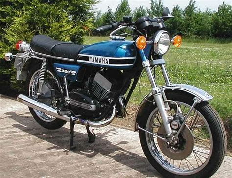 1973 Yamaha RD350 Pictures and Specifications - Classic and Vintage Motorcycles