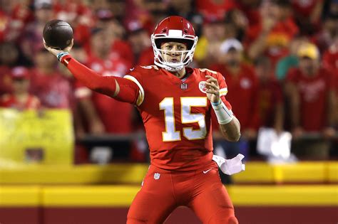 Patrick Mahomes Surprisingly Stole His Famous No-Look Pass From a Former Teammate Who Never ...