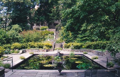 The reflecting pool at Winterthur