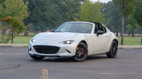 2019 Mazda MX-5 Miata RF Review: Makin’ Gains