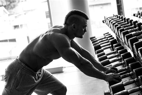 Premium Photo | Fitness bodybuilding powerful man during workout