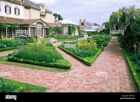 North America, USA, New York, Rochester. George Eastman house gardens ...