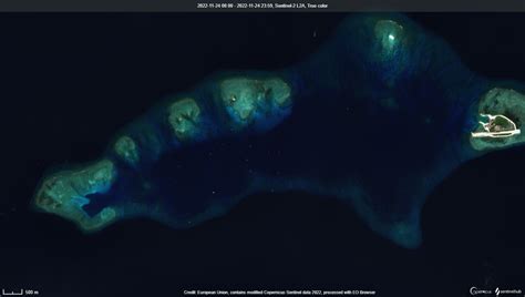 Charlie B on Twitter: "🇪🇺#Sentinel2🛰️📸24 NOV 🇵🇭 Thitu Island & reef 🇵🇭 Coast Guard patrolling ...