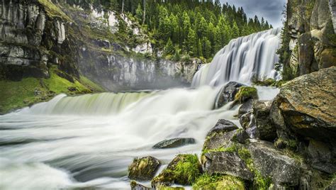 5 Of Idaho's Most Impressive Waterfalls You Need To Explore