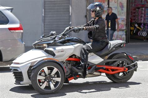 All-New Can-Am Spyder F3 EFI Spotted with No Camouflage - autoevolution