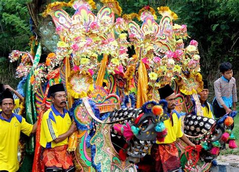 18 Festivals in Indonesia That Bring Out Its National Colours (2025 Updated)