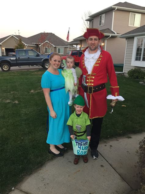 Peter Pan family Halloween costume | Family halloween costumes, Family ...