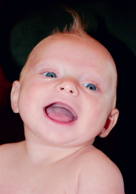 funny and laugh: photos of babies laughing