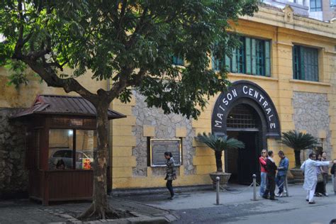 Hoa Lo Prison Museum (The Hanoi Hilton): Get the Detail of Hoa Lo ...