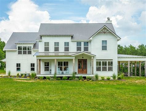 A Modern Farmhouse For Sale in Signal Mountain, Tennessee - Hooked on Houses