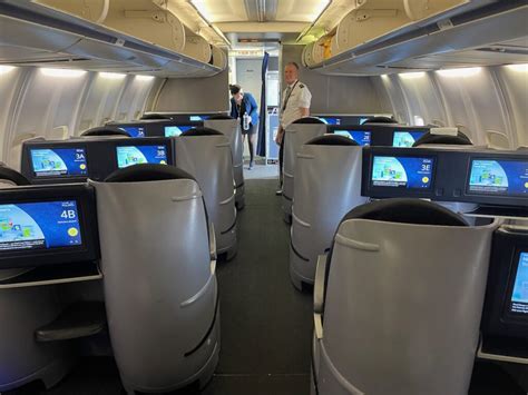 Review: United Airlines 757-200 Business Class - Live and Let's Fly