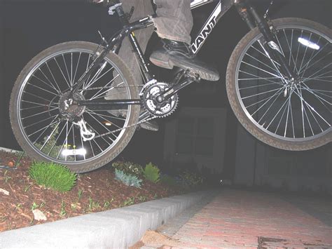 Basic Bike Tricks and Skills : 6 Steps (with Pictures) - Instructables