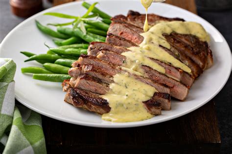 Classic Steak with Béarnaise Sauce