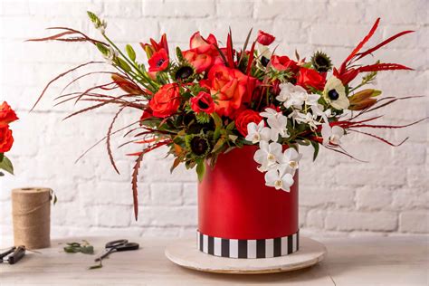 Creating Warm Winter Arrangements with Radiant Red Flowers - Cascade ...