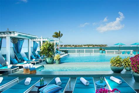 LIQUID Pool Bar Makes a Splash at Ocean Key Resort