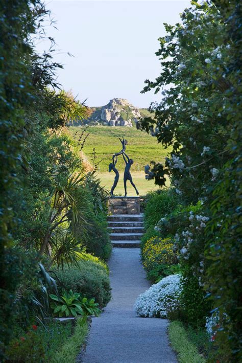 Tresco Abbey Garden - clivenichols.com