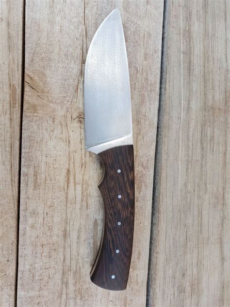 Hunting knife | Knife making, Hunting knife, Knife design