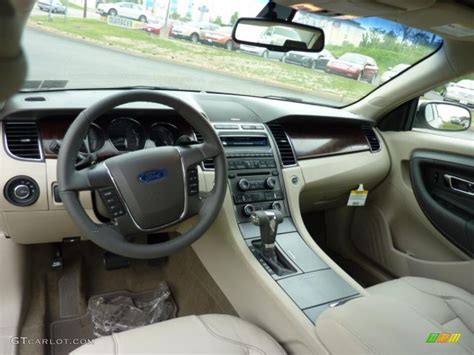 2011 Ford Taurus SEL AWD Dashboard Photos | GTCarLot.com