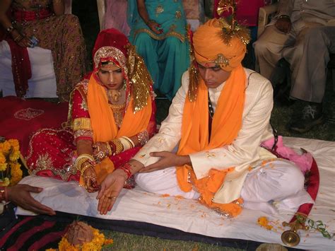 Archivo:Hindu marriage ceremony offering.jpg - Wikipedia, la enciclopedia libre