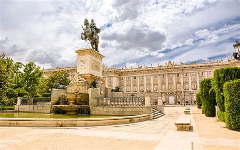 Explore the Enchanting Royal Palace of Madrid Gardens