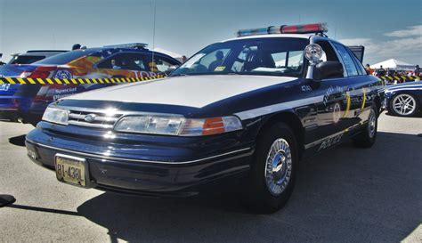 Fairfax County Police Department 1993 Ford Crown Victoria Police Interceptor | Victoria police ...