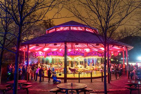 Zoolights 2022: National Zoo's Holiday Light Show - Metro Weekly