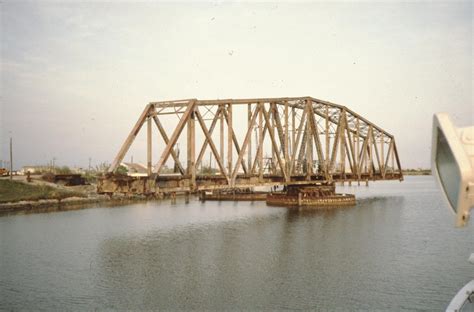 [Galveston Causeway Bridge] - Side 1 of 1 - The Portal to Texas History