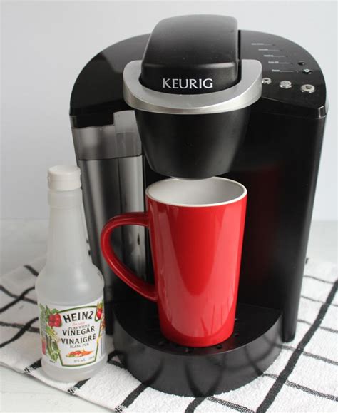 How to Descale a Keurig - 2 Easy Ways {with vinegar and without } | Cleaning keurig with vinegar ...