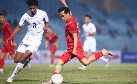 Vietnam win friendly against Philippines in stoppage time | Tuoi Tre News