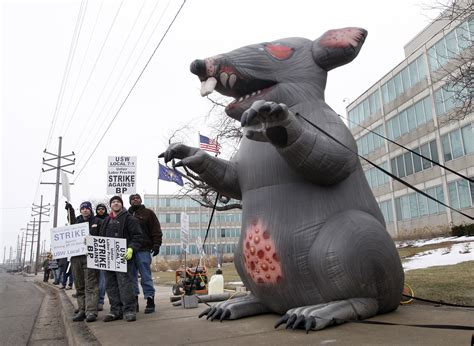 How BP's Whiting refinery manages as 57 percent of workers strike - Chicago Tribune