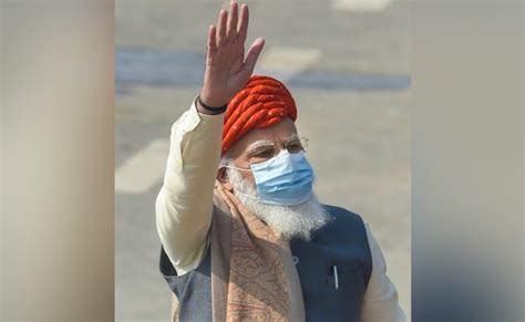 PM Narendra Modi Dons Special Turban On Republic Day Gifted To Him By ...