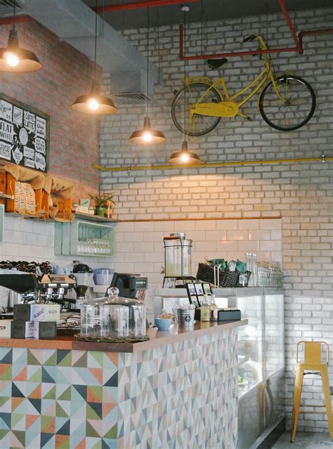 Interiors For Your F&B Startup: Friends' Avenue Café Has Personality