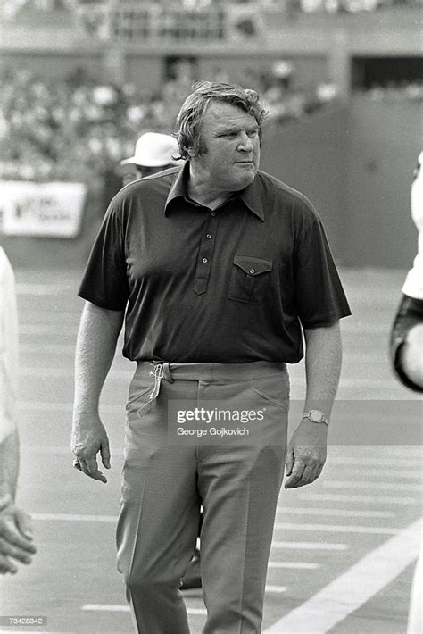 Head coach John Madden of the Oakland Raiders on the sideline during... News Photo - Getty Images