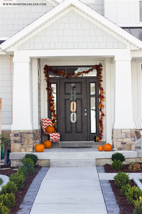 Farmhouse Halloween Front Porch Decor - Honeybear Lane