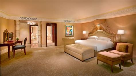 Luxurious Rooms and Suites in Dubai | Grand Hyatt Dubai