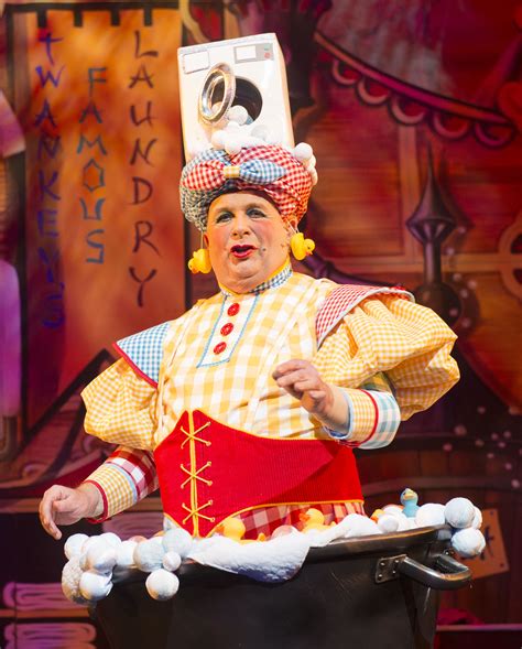 Review: Aladdin – Pantomime at The Theatre Royal | NottinghamLIVE