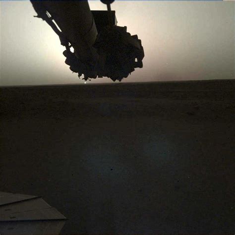 NASA InSight lander snaps pics of Martian sunrise and sunset - SlashGear