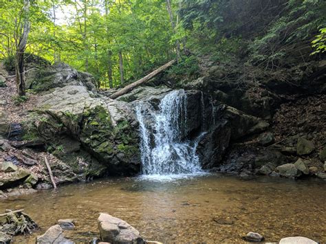 This Easy Quarter-Mile Trail Leads To Cascade Falls In Maryland