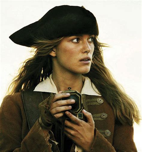 Elizabeth Swann in "Pirates of the Caribbean: Dead Man's Chest" (2006). | Pirates of the ...